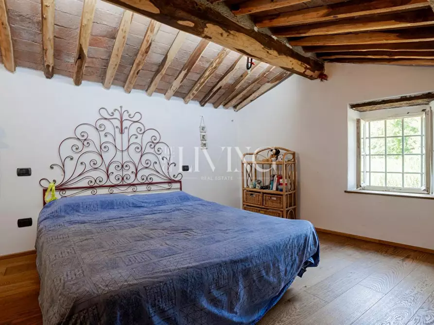 Immagine 15 di Casa colonica in vendita  a Lucca
