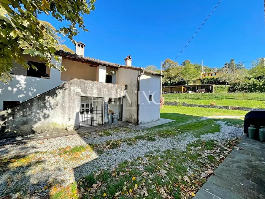 Immagine 38 di Casa colonica in vendita  a Lucca
