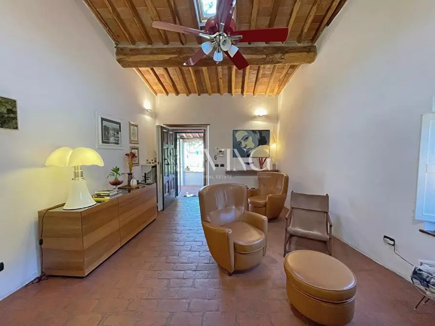 Immagine 6 di Casa colonica in vendita  a Lucca