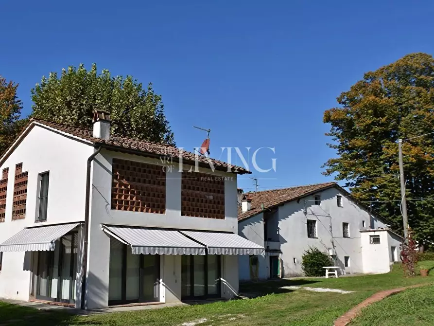 Immagine 67 di Casa colonica in vendita  a Lucca