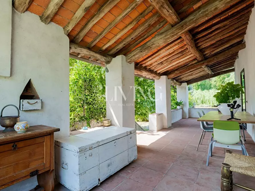 Immagine 25 di Casa colonica in vendita  a Lucca