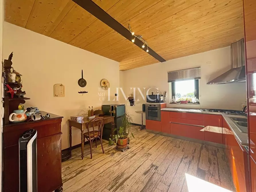 Immagine 54 di Casa colonica in vendita  a Lucca