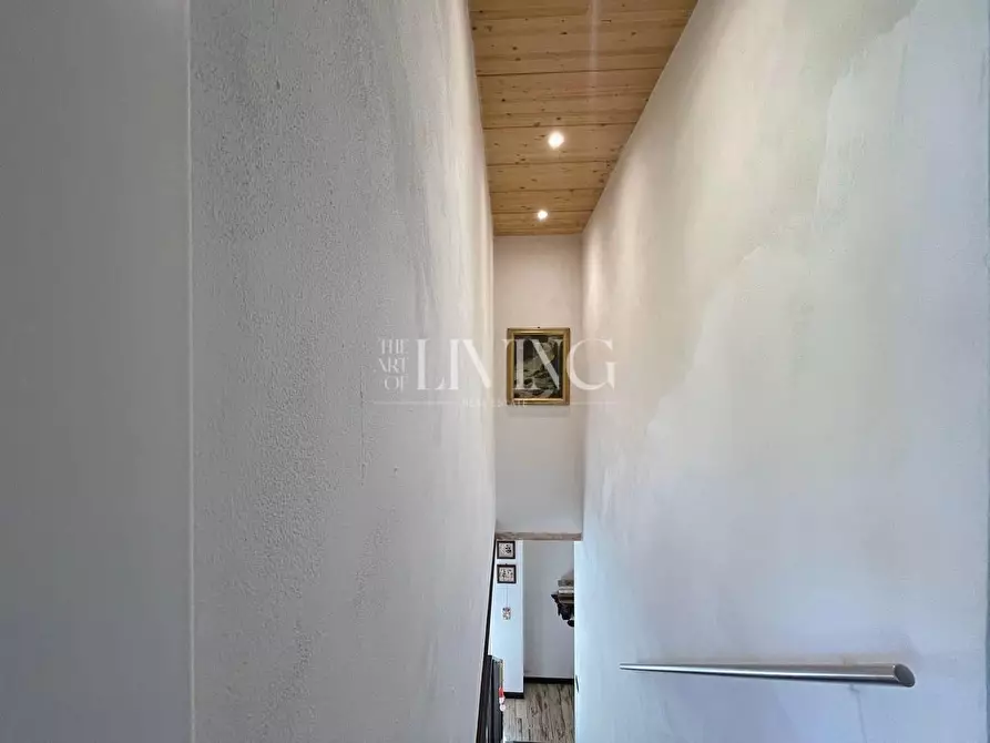 Immagine 57 di Casa colonica in vendita  a Lucca