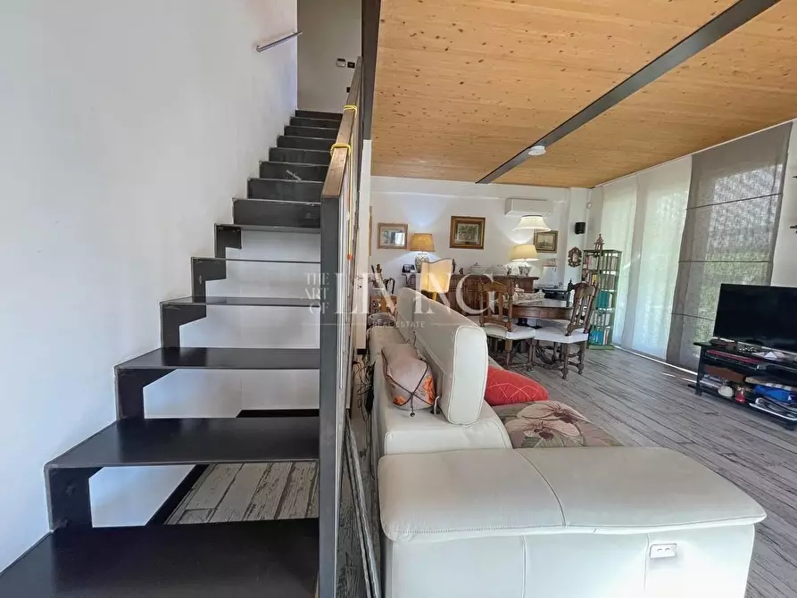 Immagine 52 di Casa colonica in vendita  a Lucca