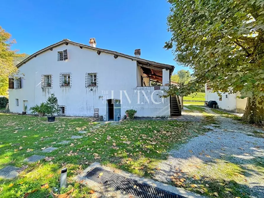 Immagine 37 di Casa colonica in vendita  a Lucca