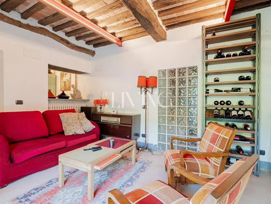 Immagine 23 di Casa colonica in vendita  a Lucca