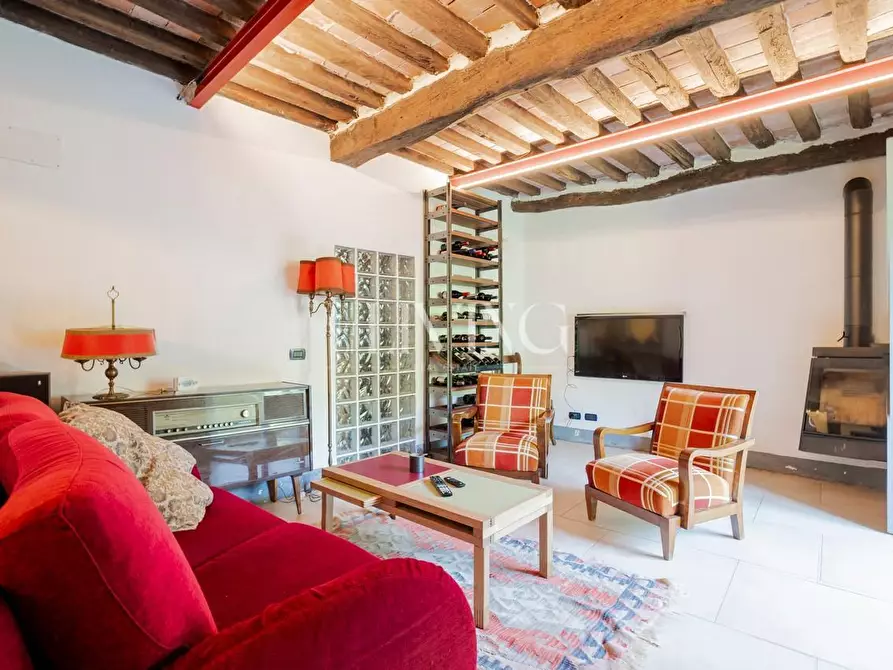 Immagine 24 di Casa colonica in vendita  a Lucca