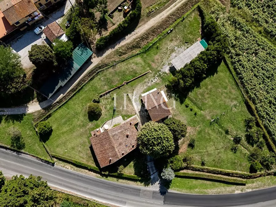 Immagine 29 di Casa colonica in vendita  a Lucca