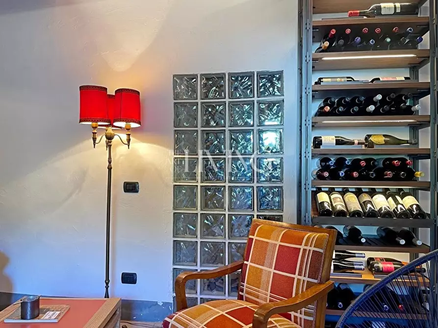 Immagine 34 di Casa colonica in vendita  a Lucca
