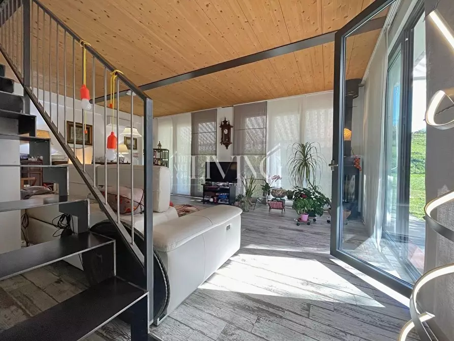 Immagine 46 di Casa colonica in vendita  a Lucca