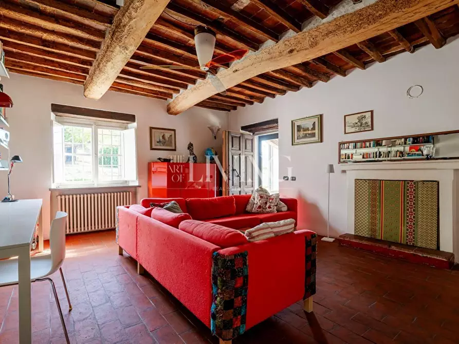 Immagine 7 di Casa colonica in vendita  a Lucca