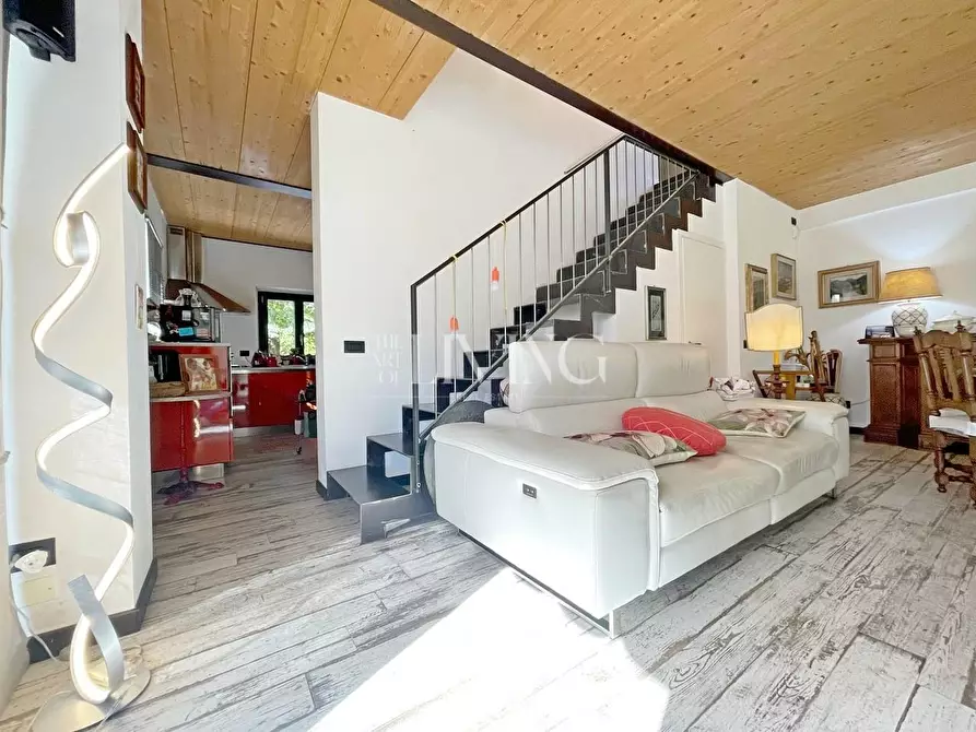 Immagine 47 di Casa colonica in vendita  a Lucca