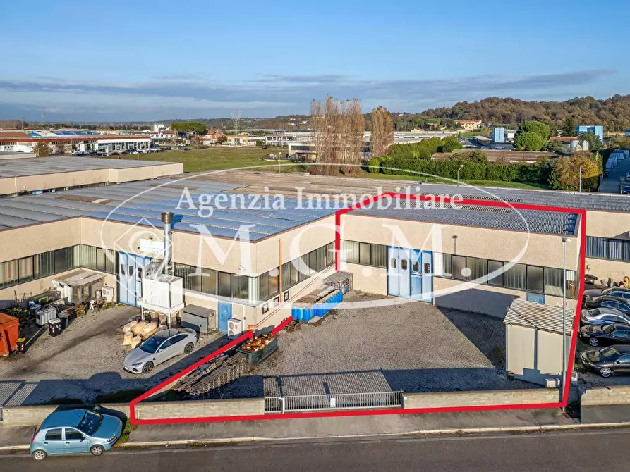 Immagine 2 di Attività artigianale in vendita  a Calcinaia