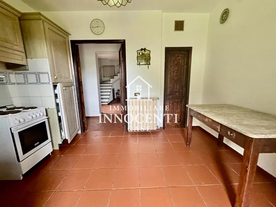 Immagine 10 di Casa bifamiliare in vendita  a Montignoso