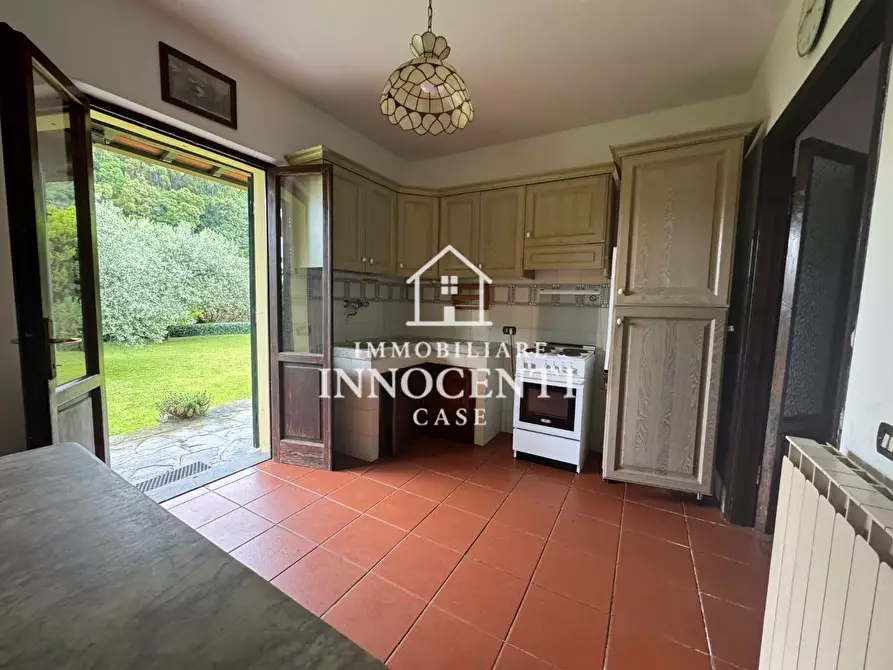 Immagine 12 di Casa bifamiliare in vendita  a Montignoso