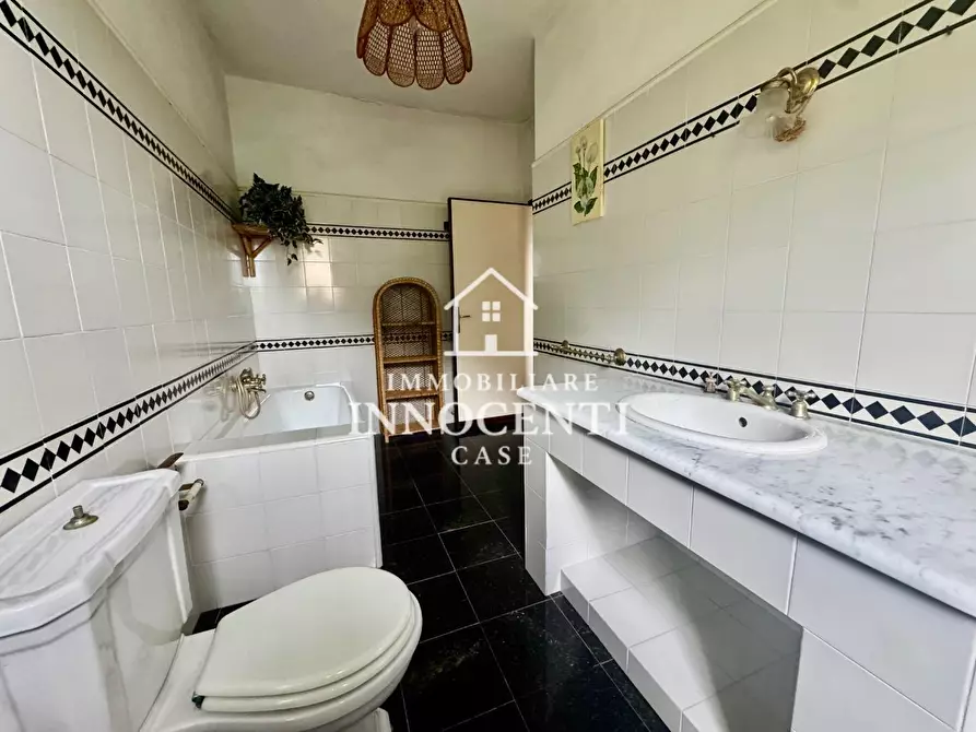 Immagine 26 di Casa bifamiliare in vendita  a Montignoso