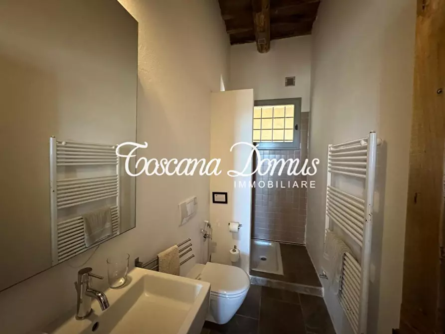 Immagine 90 di Casa colonica in vendita  a Asciano