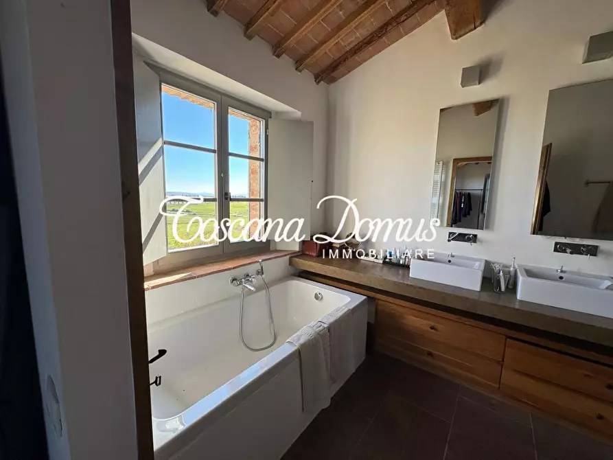 Immagine 97 di Casa colonica in vendita  a Asciano