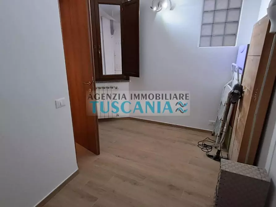 Immagine 11 di Appartamento in vendita  a Cecina