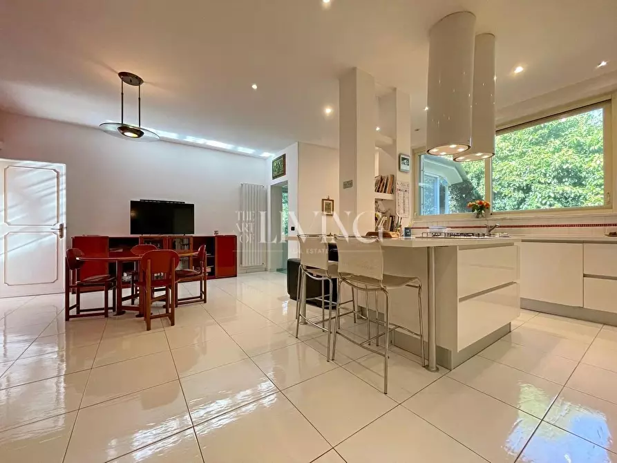 Immagine 14 di Villa in vendita  a Lucca