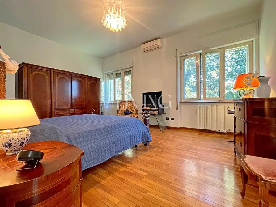 Immagine 16 di Villa in vendita  a Lucca