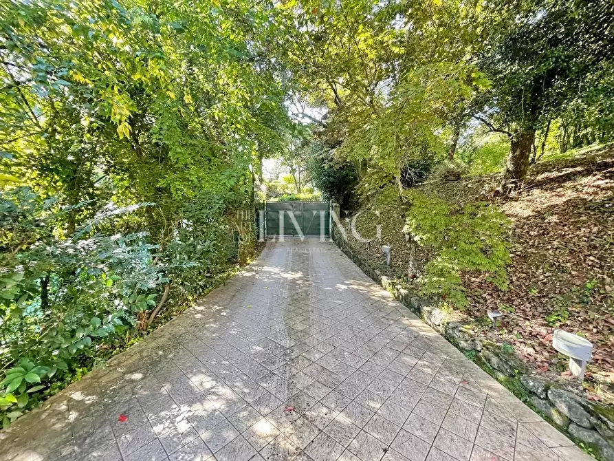 Immagine 34 di Villa in vendita  a Lucca