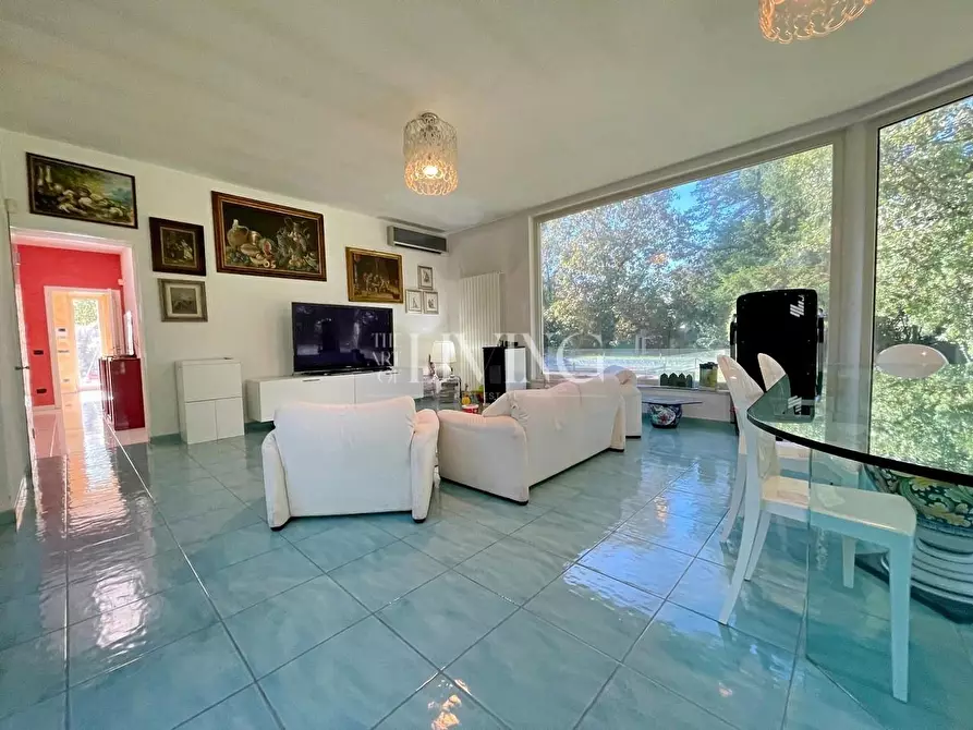 Immagine 32 di Villa in vendita  a Lucca