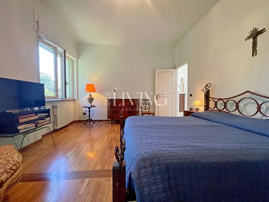 Immagine 18 di Villa in vendita  a Lucca