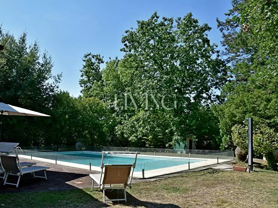 Immagine 37 di Villa in vendita  a Lucca