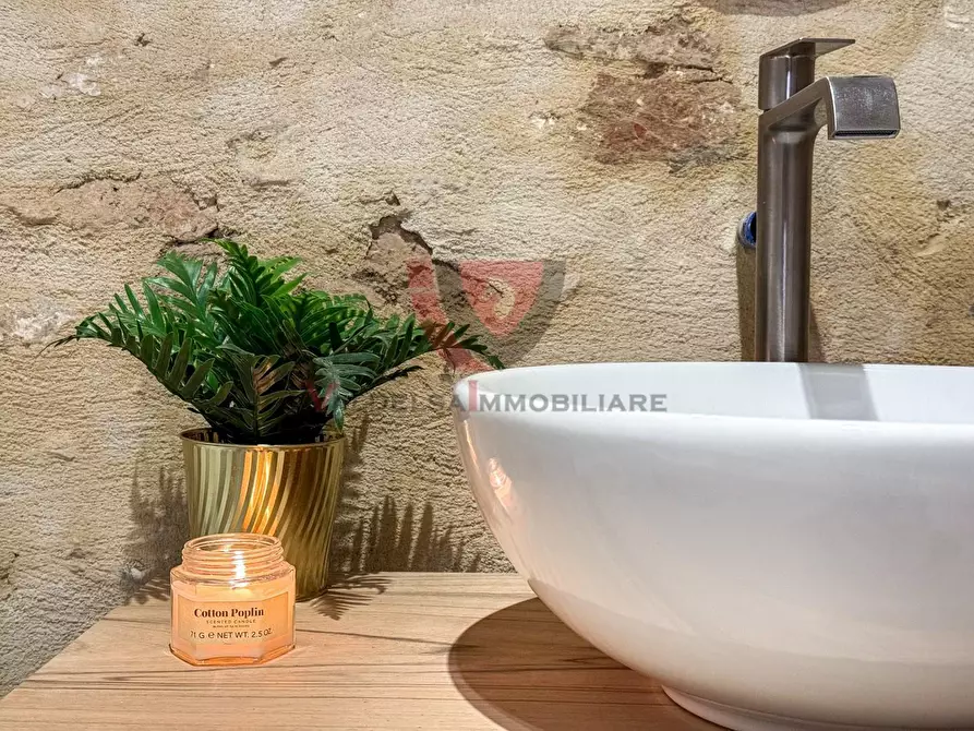 Immagine 16 di Appartamento in vendita  a Colle Di Val D'elsa