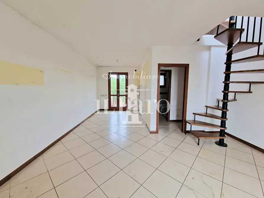 Immagine 1 di Appartamento in vendita  a Campi Bisenzio