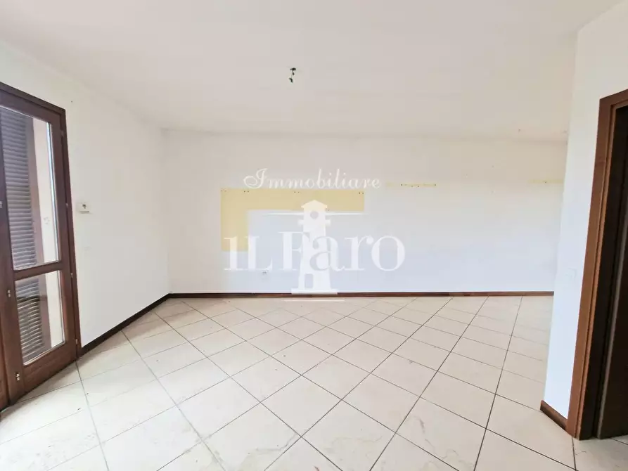 Immagine 6 di Appartamento in vendita  a Campi Bisenzio