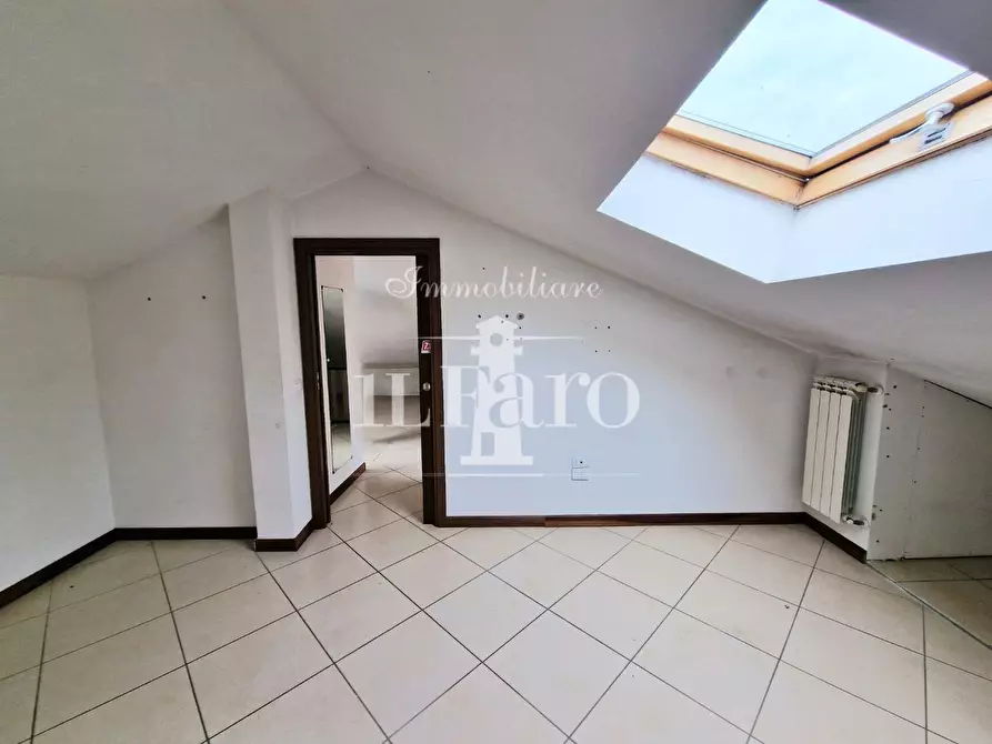 Immagine 15 di Appartamento in vendita  a Campi Bisenzio