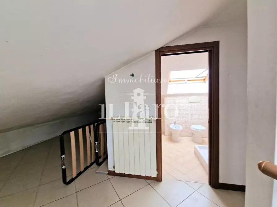 Immagine 12 di Appartamento in vendita  a Campi Bisenzio