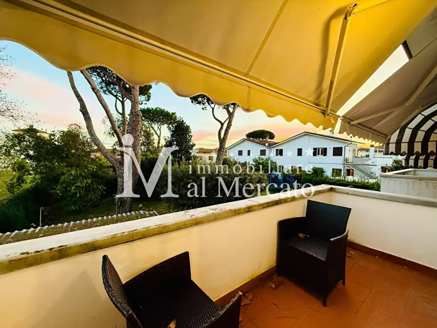 Immagine 31 di Villetta a schiera in vendita  a Viareggio