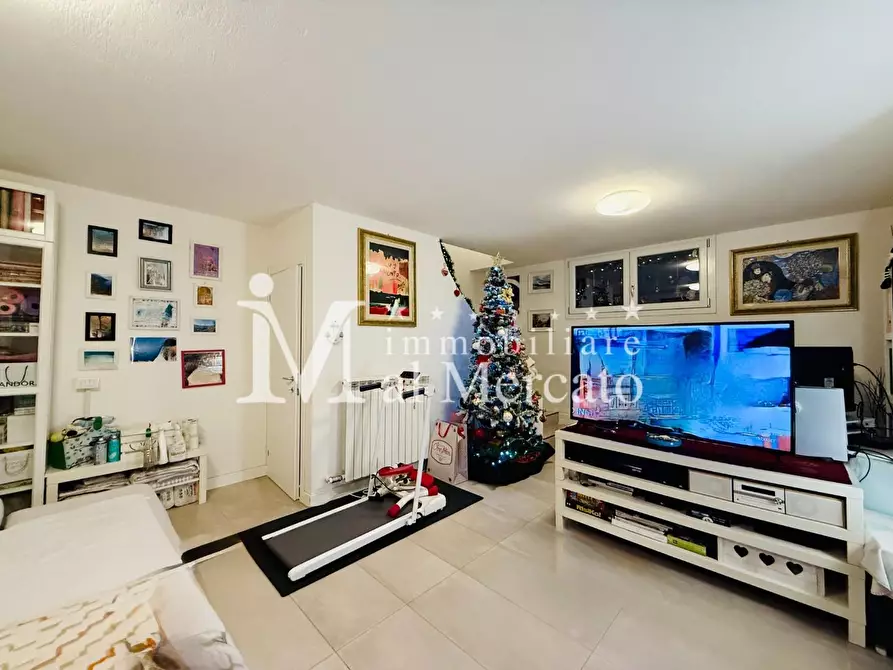 Immagine 18 di Villetta a schiera in vendita  a Viareggio