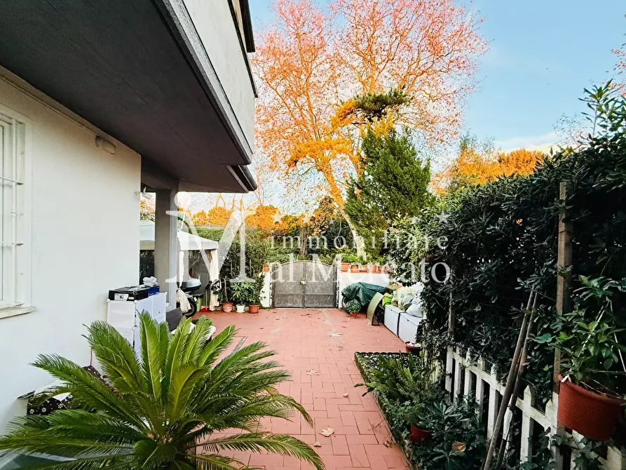 Immagine 7 di Villetta a schiera in vendita  a Viareggio