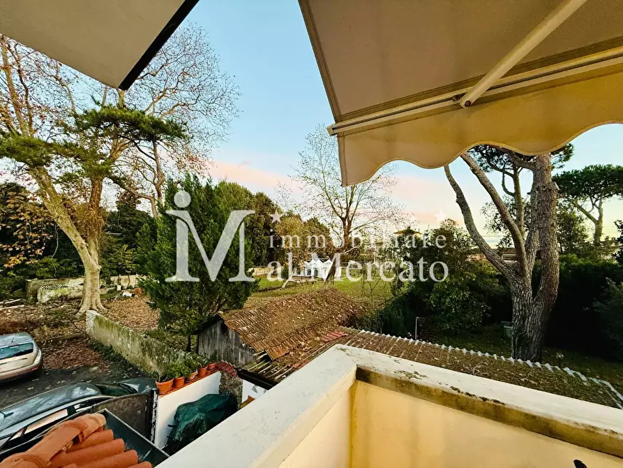 Immagine 30 di Villetta a schiera in vendita  a Viareggio