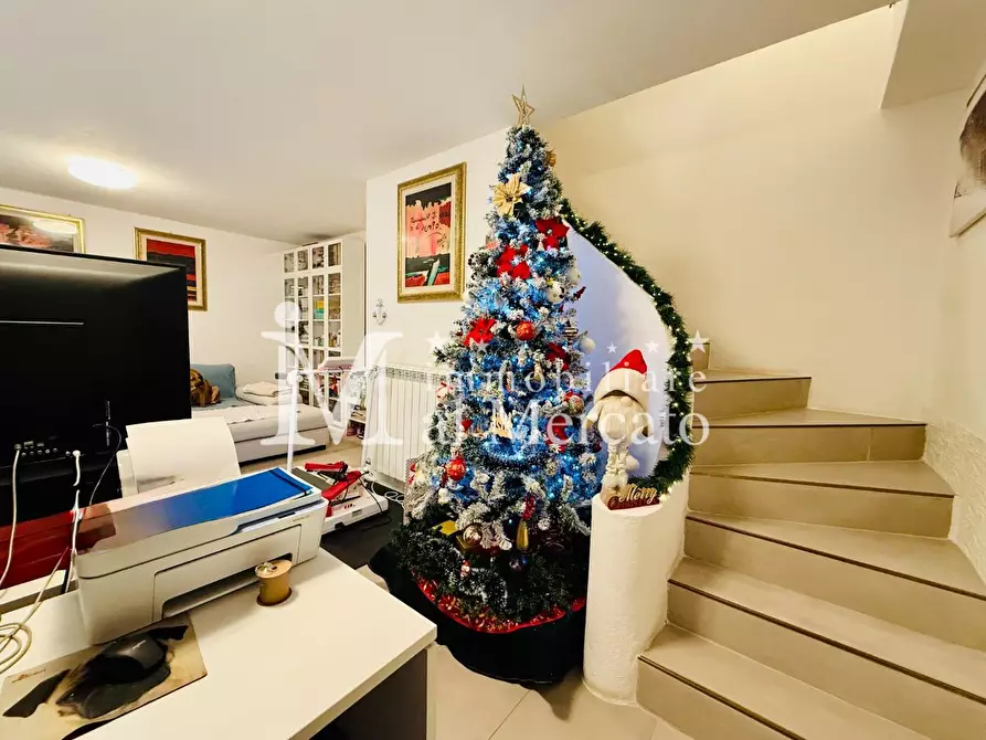 Immagine 21 di Villetta a schiera in vendita  a Viareggio