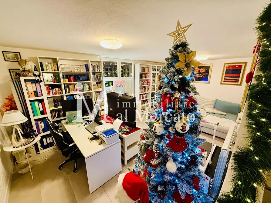 Immagine 23 di Villetta a schiera in vendita  a Viareggio