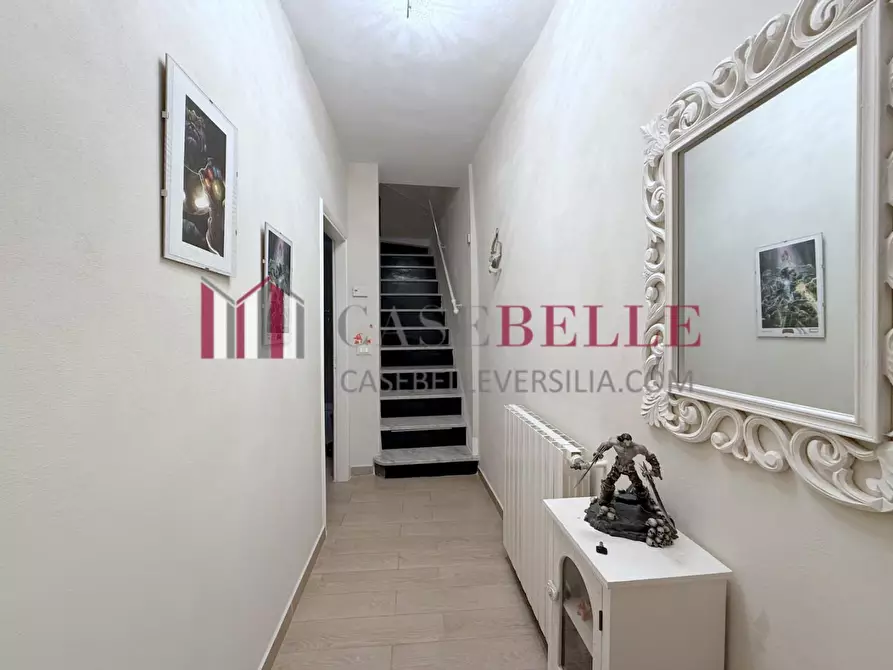 Immagine 2 di Appartamento in vendita  a Camaiore