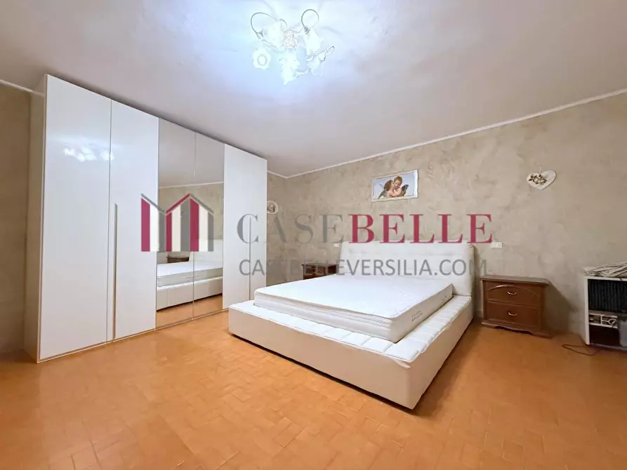 Immagine 11 di Appartamento in vendita  a Camaiore