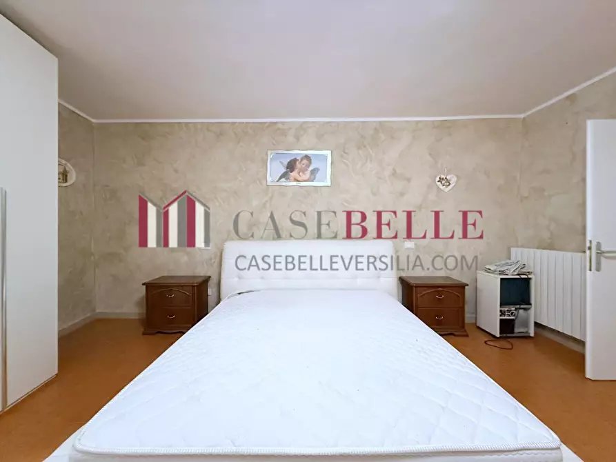 Immagine 12 di Appartamento in vendita  a Camaiore