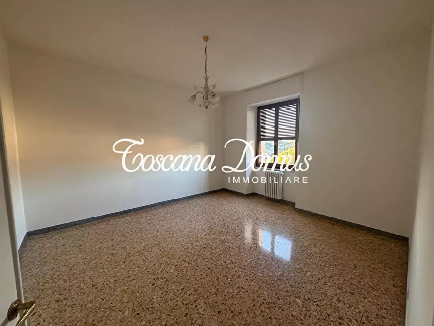 Immagine 2 di Appartamento in vendita  a Siena