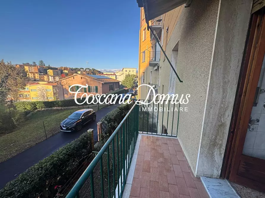 Immagine 10 di Appartamento in vendita  a Siena