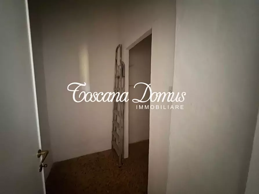 Immagine 11 di Appartamento in vendita  a Siena