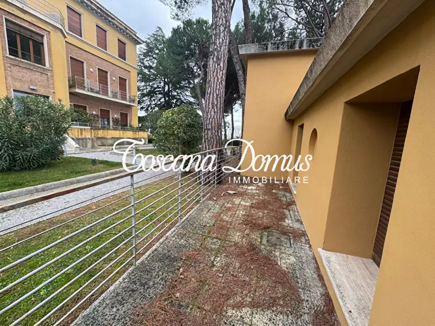 Immagine 4 di Appartamento in vendita  a Siena