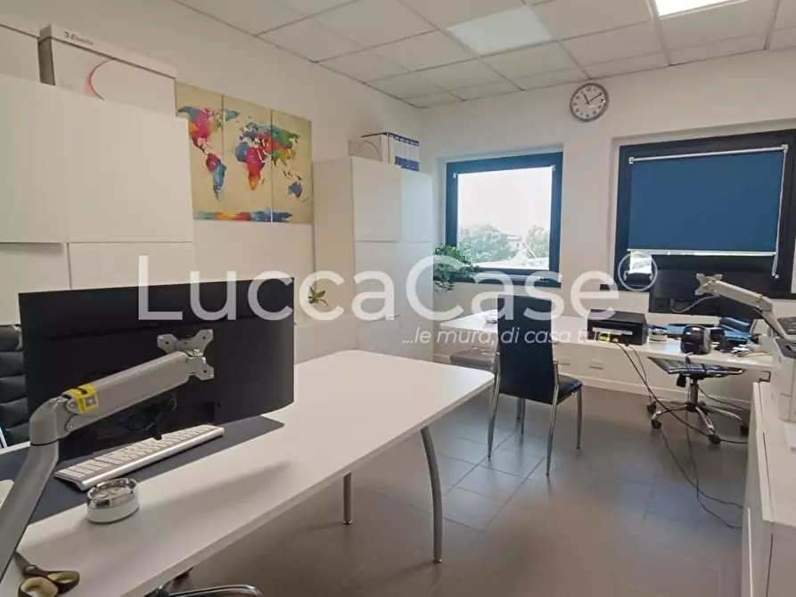 Immagine 8 di Ufficio in affitto  a Capannori