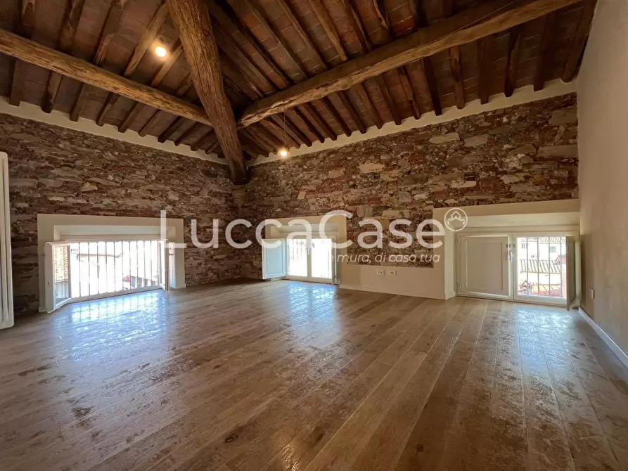 Immagine 8 di Appartamento in vendita  a Lucca