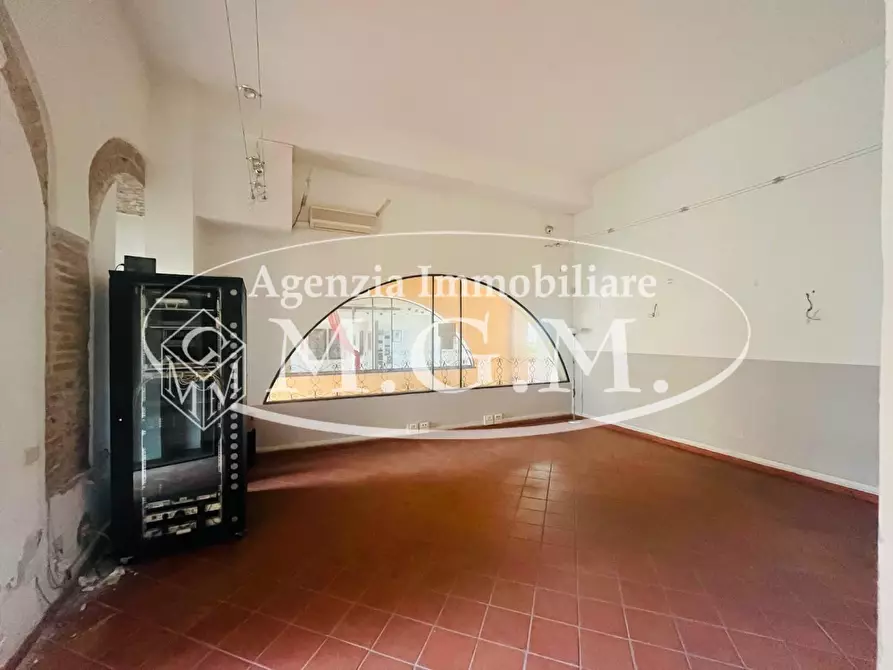 Immagine 4 di Locale commerciale in vendita  a Pisa